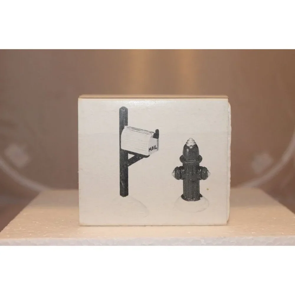 Dept 56 Snow Village - Fire Hydrant and Mail Box   soi2023